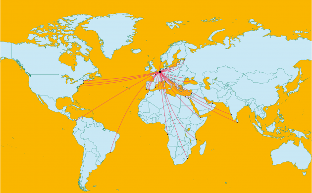 wereldkaart met lijnen er op