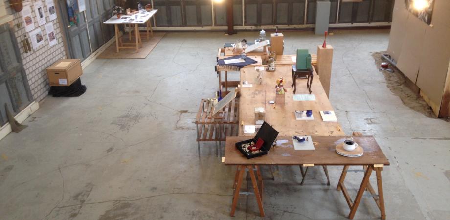 Expo 42 Dingen Houten schragen met voorwerpen op